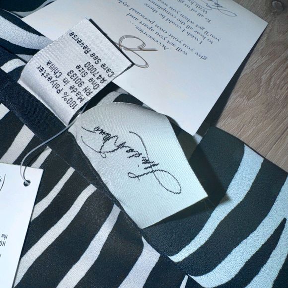 Linda Dano Vintage Black and White Zebra Print Shawl - New with Tags - Picture 10 of 10